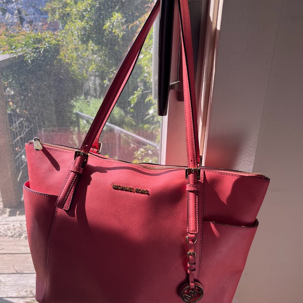 Coral MICHAEL KORS Leather Top-Zip Tote Bag